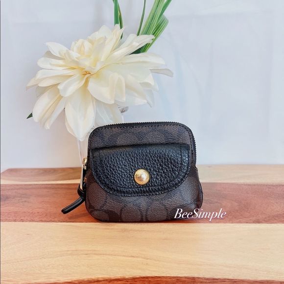 NWT Coach Pennie Card Case In Signature Canvas - Picture 1 of 6